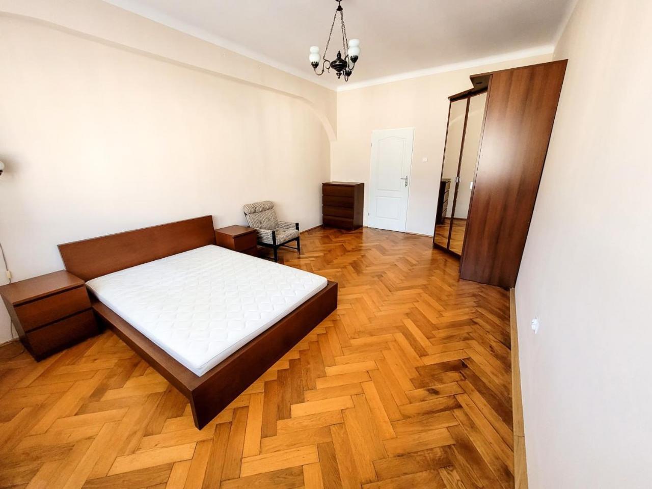 Wild Solutions Sauna Apartments Krakow Bagian luar foto