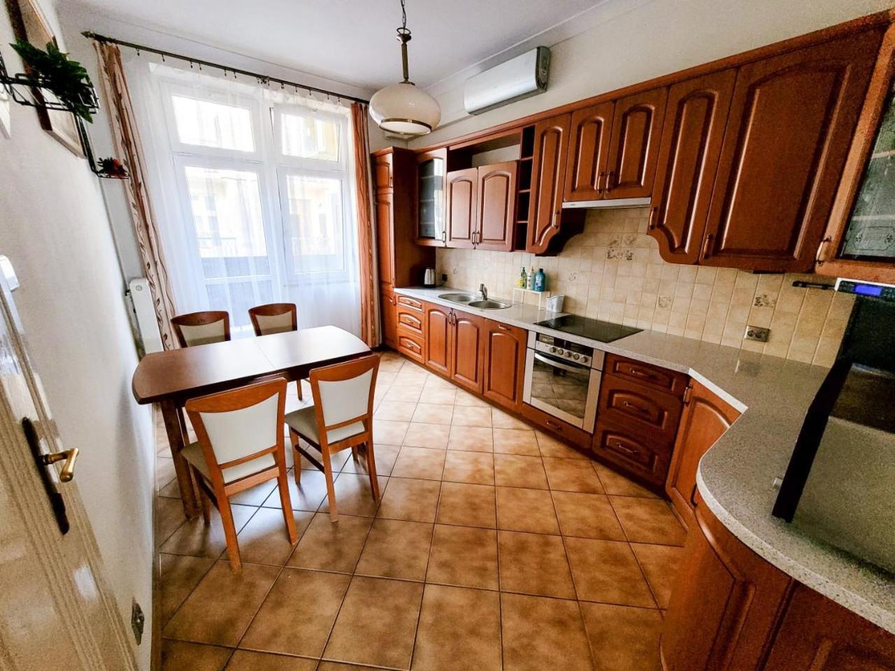 Wild Solutions Sauna Apartments Krakow Bagian luar foto